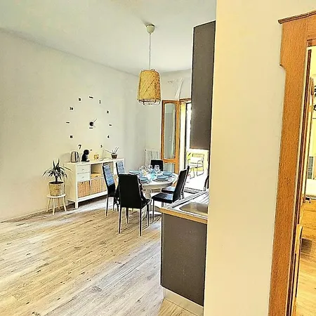 Big, Bright And Chic Terrace Flat * 볼로냐